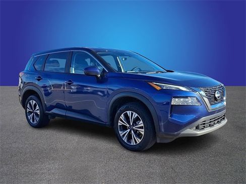 Used 2023 Nissan Rogue SV image 3