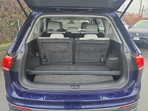 Used 2023 Volkswagen Tiguan SE image 12