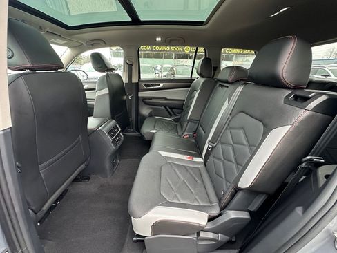 Used 2024 Volkswagen Atlas Peak Edition SEL image 21