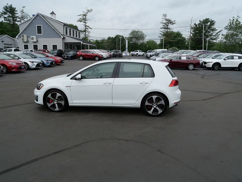 Used 2017 Volkswagen GTI SE FWD image 8
