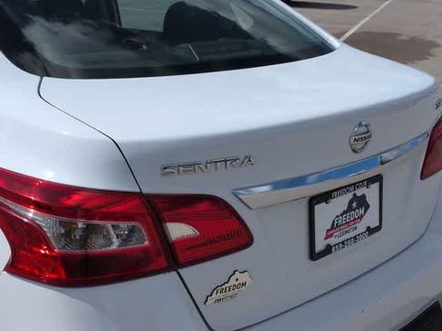 Used 2019 Nissan Sentra SV FWD image 13