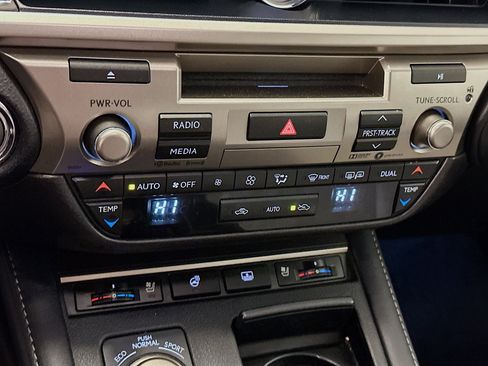 Used 2018 Lexus ES 350 w/ Luxury Package w/Wood Trim image 24