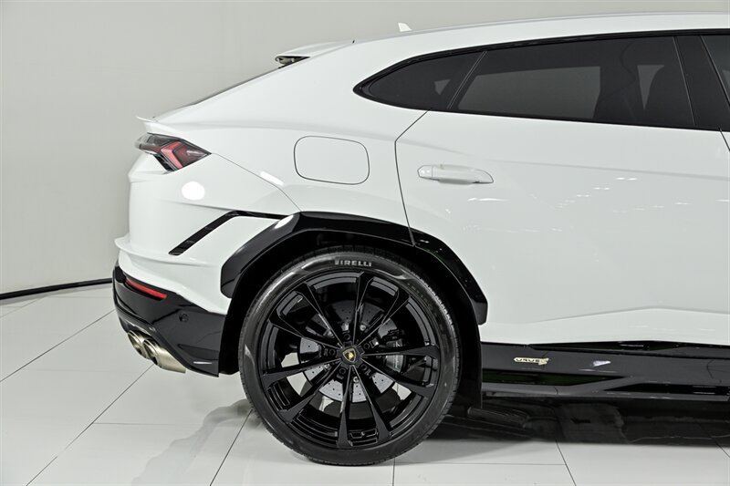 Used 2024 Lamborghini Urus S AWD/4WD image 17