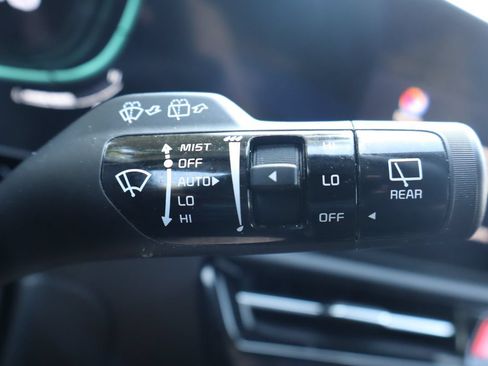 Used 2023 Kia Niro EX Touring FWD image 33