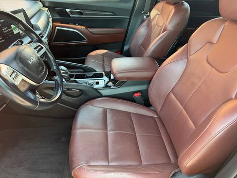 Used 2023 Kia Telluride EX w/ EX Captain's Chair Package FWD image 10