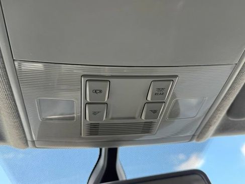 Used 2019 Volkswagen Tiguan SE w/ 3rd Row Seat Package AWD/4WD image 26