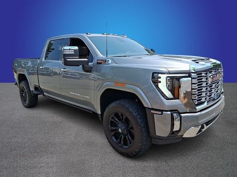 Used 2024 GMC Sierra 2500 Denali w/ Denali Reserve Package AWD/4WD image 3