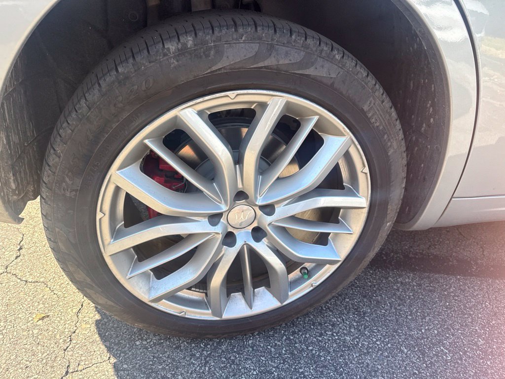 Used 2017 Maserati Levante w/ Sport Package AWD/4WD image 9