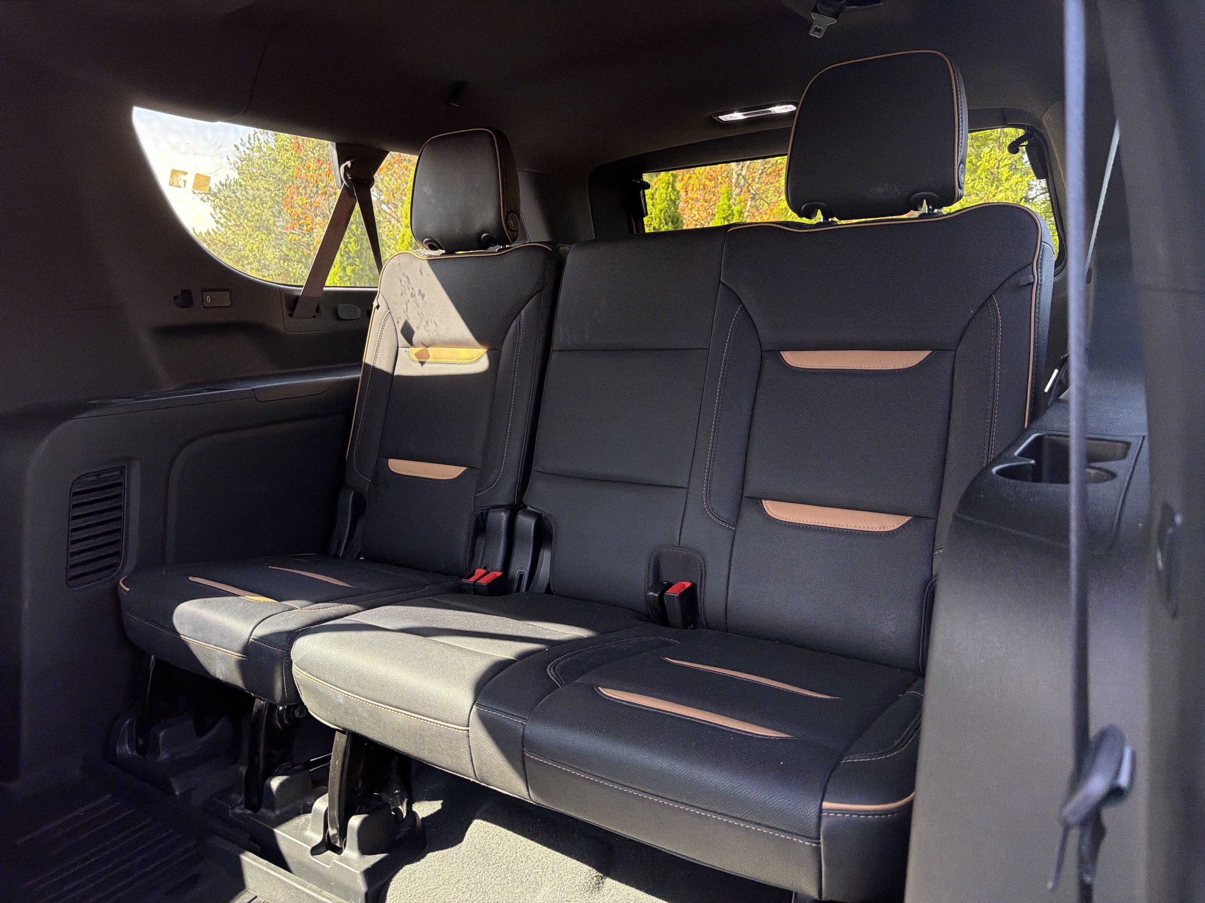 Used 2021 GMC Yukon XL AT4 w/ Rear Media and Nav Package AWD/4WD image 9