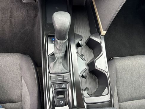 Used 2025 Toyota Camry LE image 39