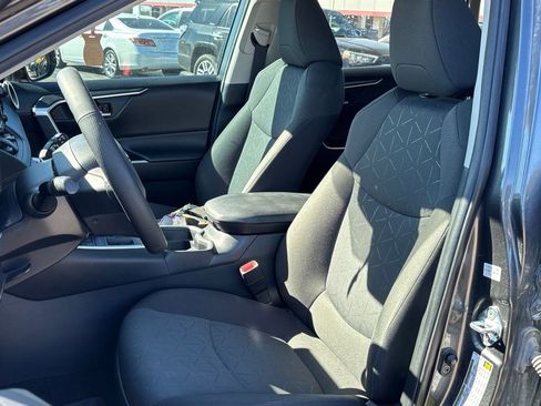 Used 2021 Toyota RAV4 XLE image 7