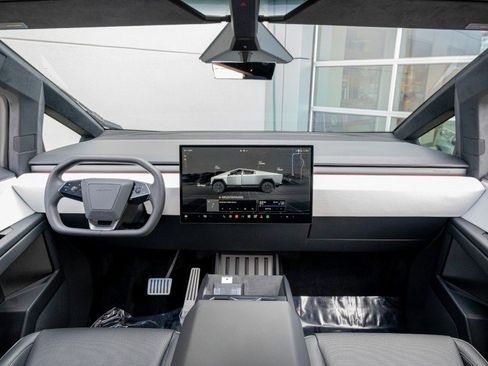 Used 2024 Tesla Cybertruck AWD Crew Cab image 15