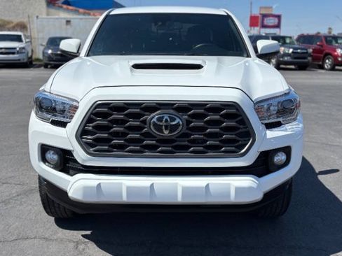 Used 2020 Toyota Tacoma TRD Sport w/ Technology Package RWD image 8