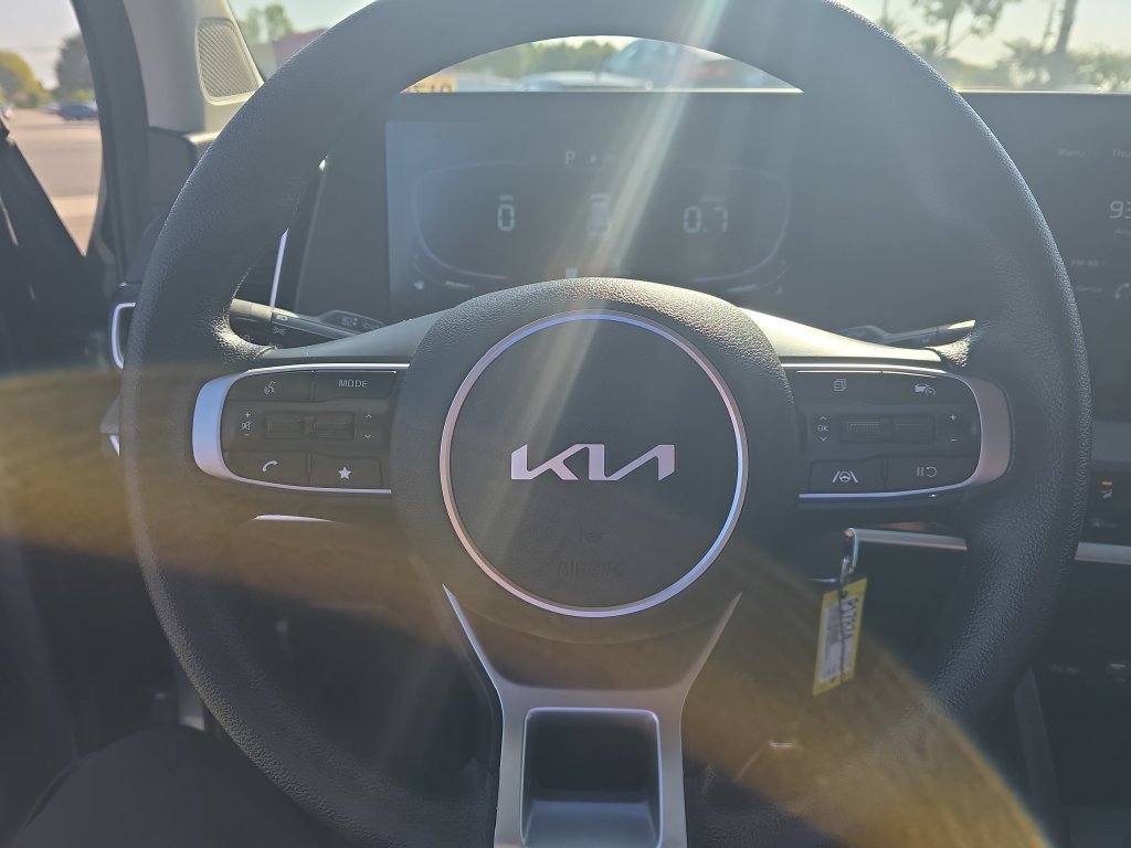 Used 2025 Kia Sportage LX FWD image 13