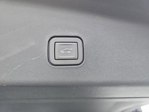 New 2026 Cadillac Vistiq Platinum w/ LPO, Floor Liner Package image 16