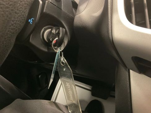 Used 2013 Ford Focus SE w/ SE Winter Pkg image 12