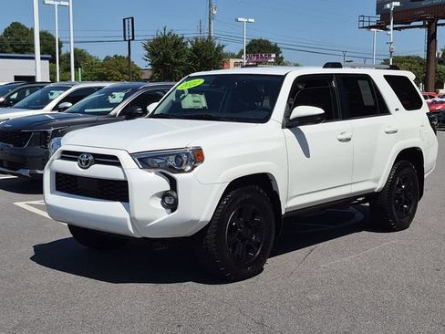Used 2022 Toyota 4Runner SR5 RWD image 7