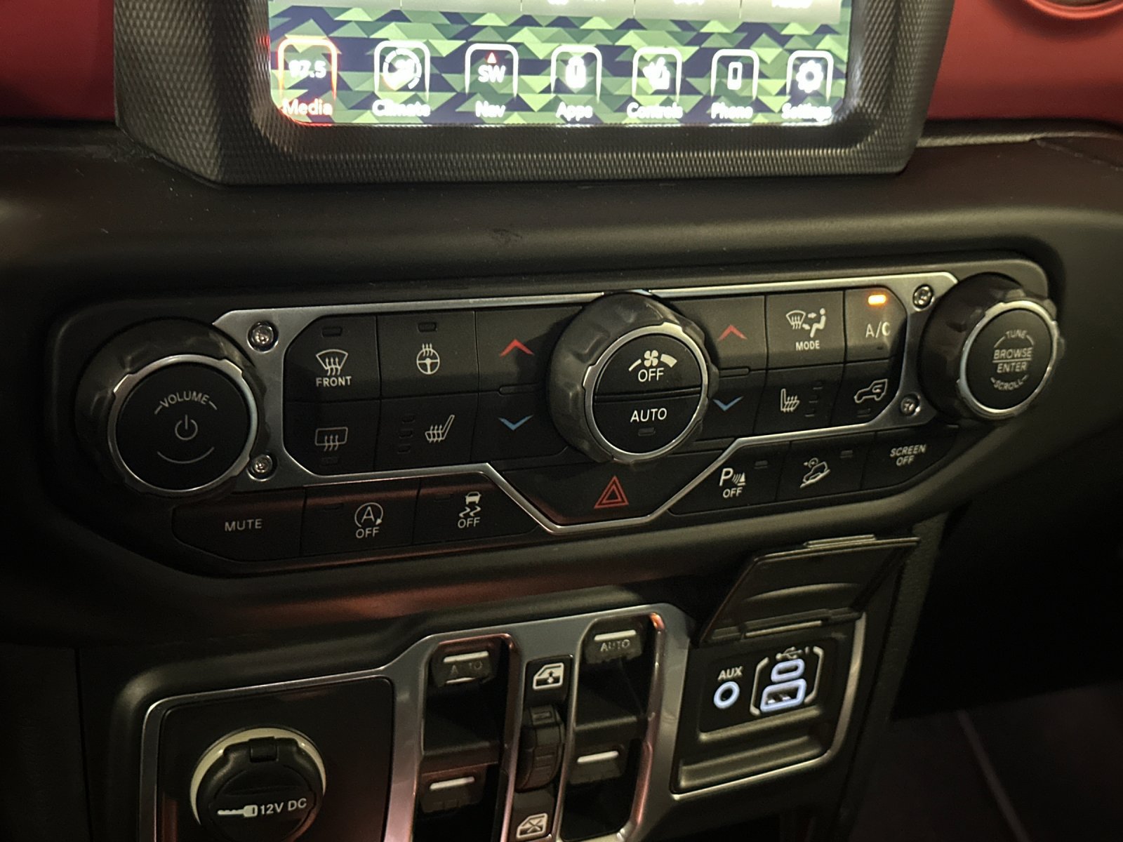 Used 2018 Jeep Wrangler Unlimited Rubicon AWD/4WD image 19