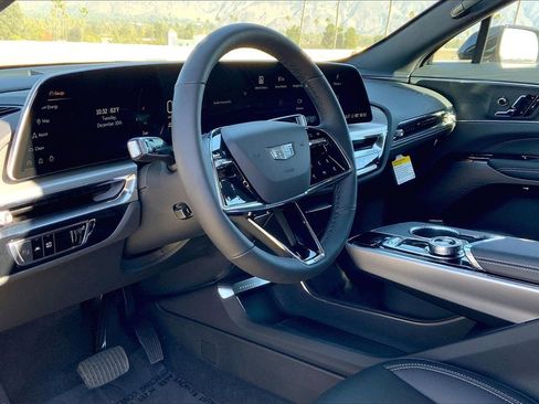New 2025 Cadillac Lyriq Luxury image 9
