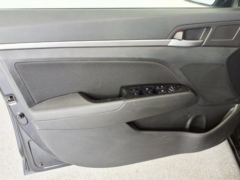 Used 2018 Hyundai Elantra SEL FWD image 25