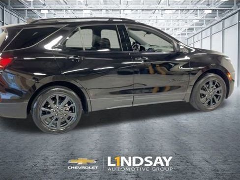 Used 2022 Chevrolet Equinox RS w/ RS Leather Package image 2