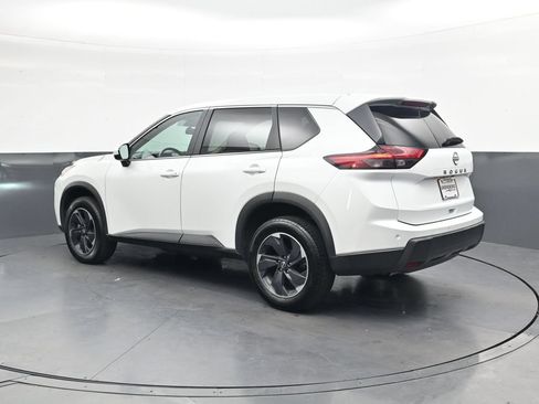 Used 2025 Nissan Rogue SV FWD image 10
