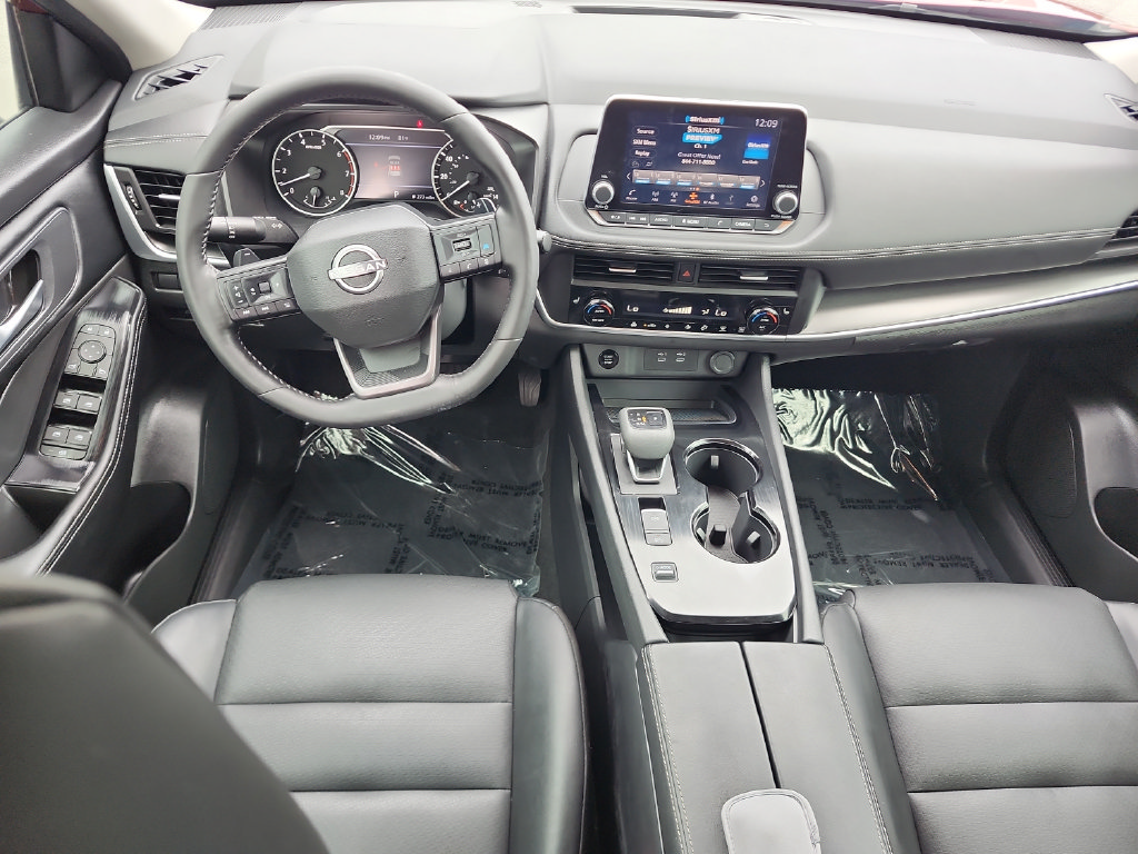 Used 2025 Nissan Rogue SV w/ SV Premium Package FWD image 18