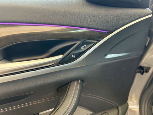 Used 2022 BMW 540i xDrive w/ M Sport Package image 40