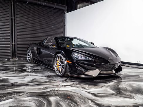 Used 2018 McLaren 570S Spider image 6