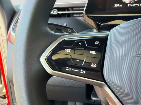 New 2025 Volkswagen ID. Buzz Pro S Plus RWD image 20