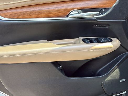 Used 2019 Cadillac XT5 Platinum AWD/4WD image 25