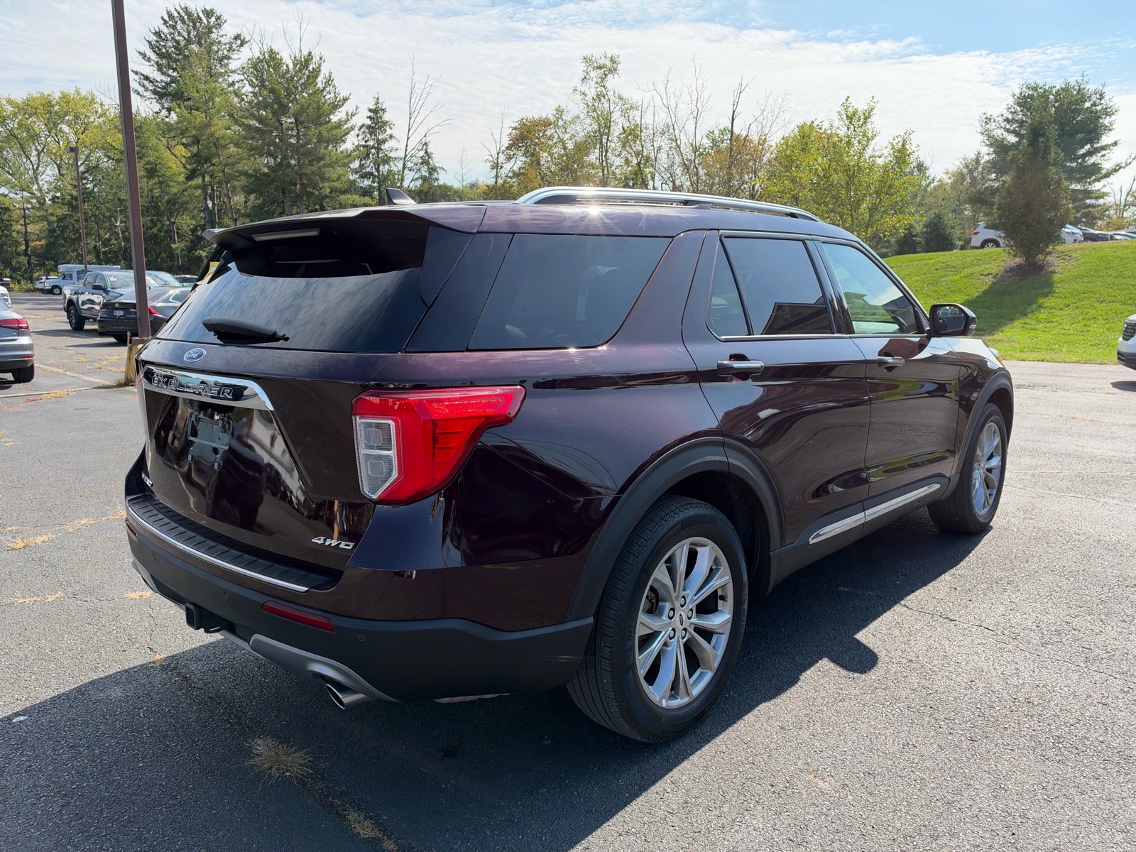 Used 2023 Ford Explorer Limited w/ Limited Technology Package AWD/4WD image 5