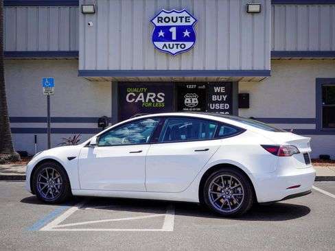Used 2023 Tesla Model 3 Standard Range RWD image 5