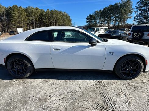 Used 2024 Dodge Charger R/T w/ Plus Group image 7