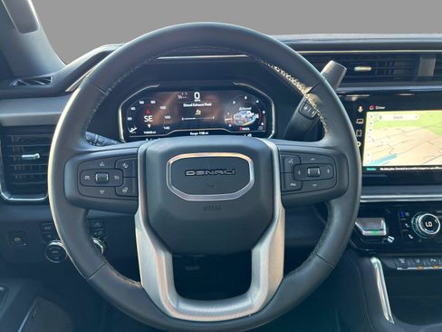 Used 2025 GMC Sierra 2500 Denali w/ Denali Reserve Package AWD/4WD image 27
