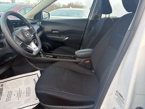 Used 2024 Nissan Kicks SV image 14