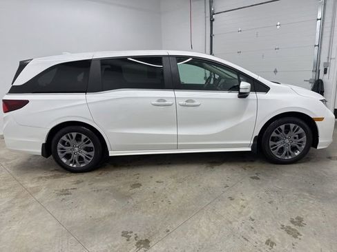 Certified 2026 Honda Odyssey Touring image 4