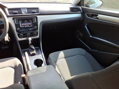 Used 2017 Volkswagen Passat 1.8T S FWD image 14