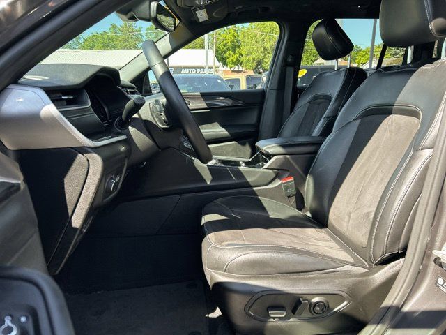 Used 2022 Jeep Grand Cherokee Altitude AWD/4WD image 27