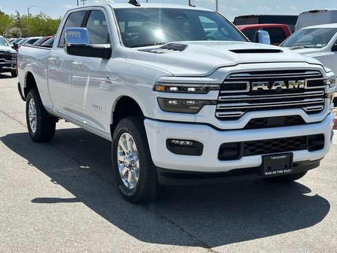 New 2026 RAM 2500 Laramie w/ Sport Appearance Package AWD/4WD image 11