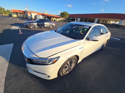 Used 2019 Honda Accord Touring image 2