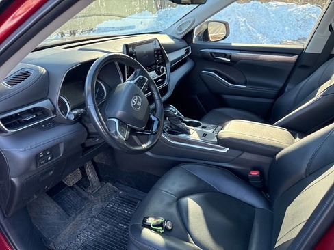Used 2022 Toyota Highlander Limited image 21