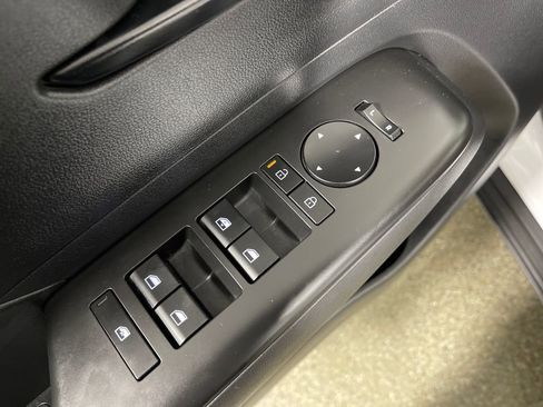 Certified 2025 Hyundai Kona SEL FWD image 18