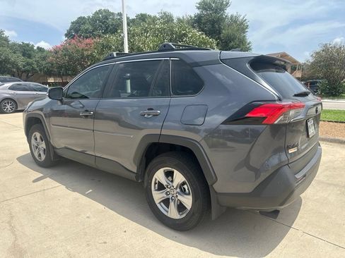 Used 2025 Toyota RAV4 XLE w/ Convenience Package FWD image 8