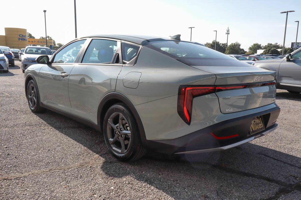 Used 2026 Kia K4 FWD image 4