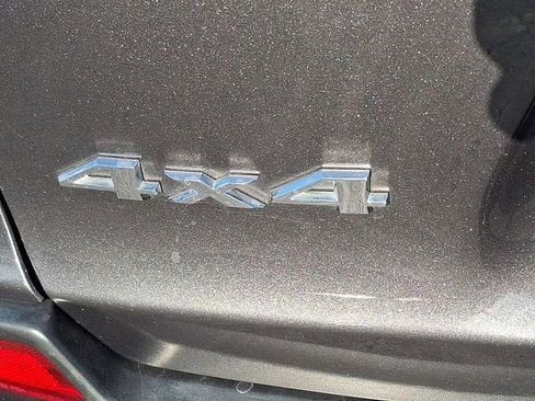 Used 2020 Jeep Cherokee Latitude Plus w/ Cold Weather Group image 31