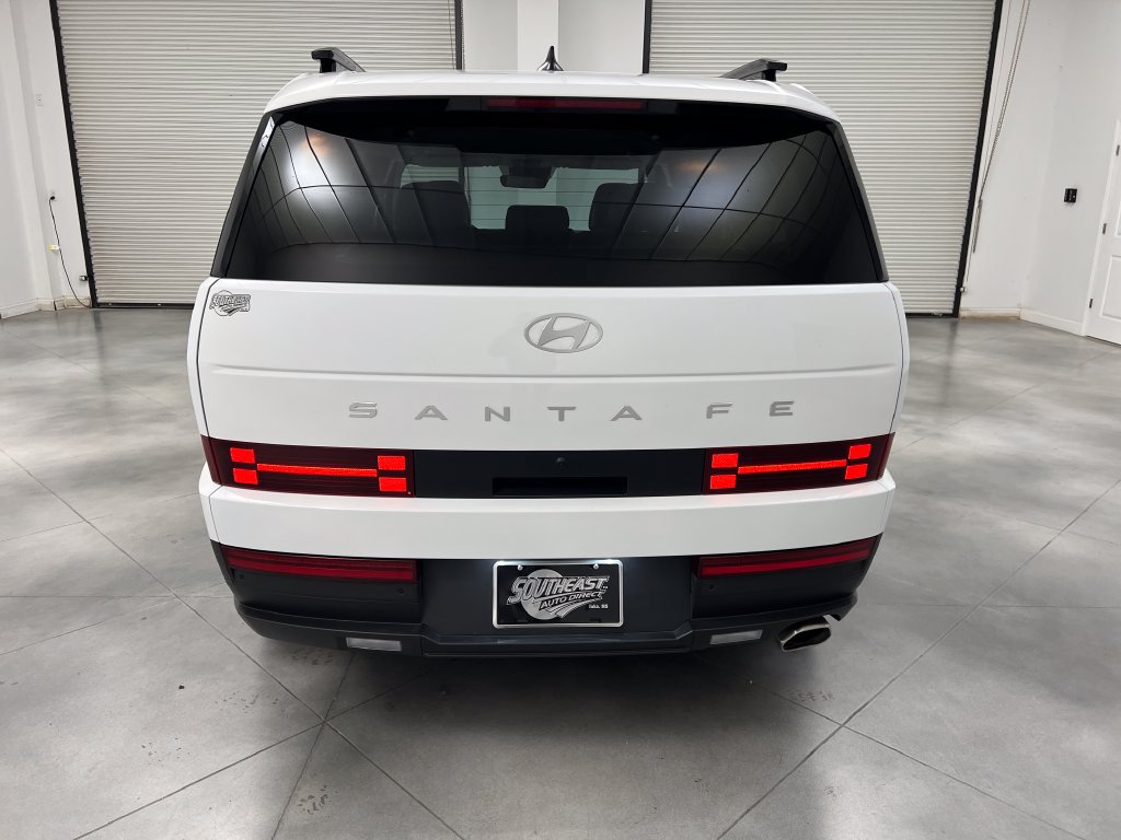 Used 2025 Hyundai Santa Fe SEL FWD image 8