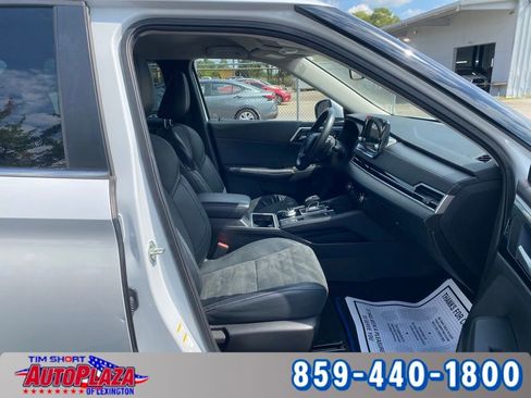 Used 2023 Mitsubishi Outlander SE image 47