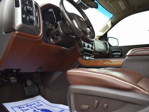 Used 2018 Chevrolet Silverado 1500 High Country image 7