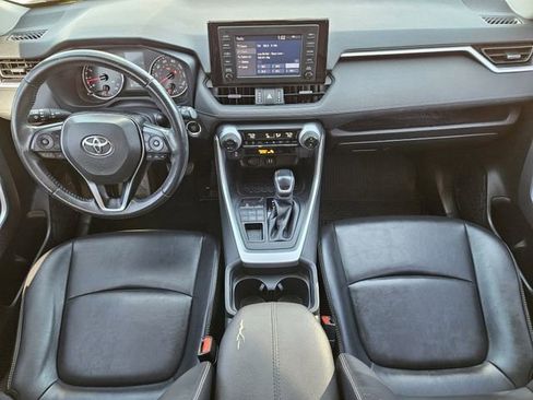 Used 2019 Toyota RAV4 XLE Premium image 27